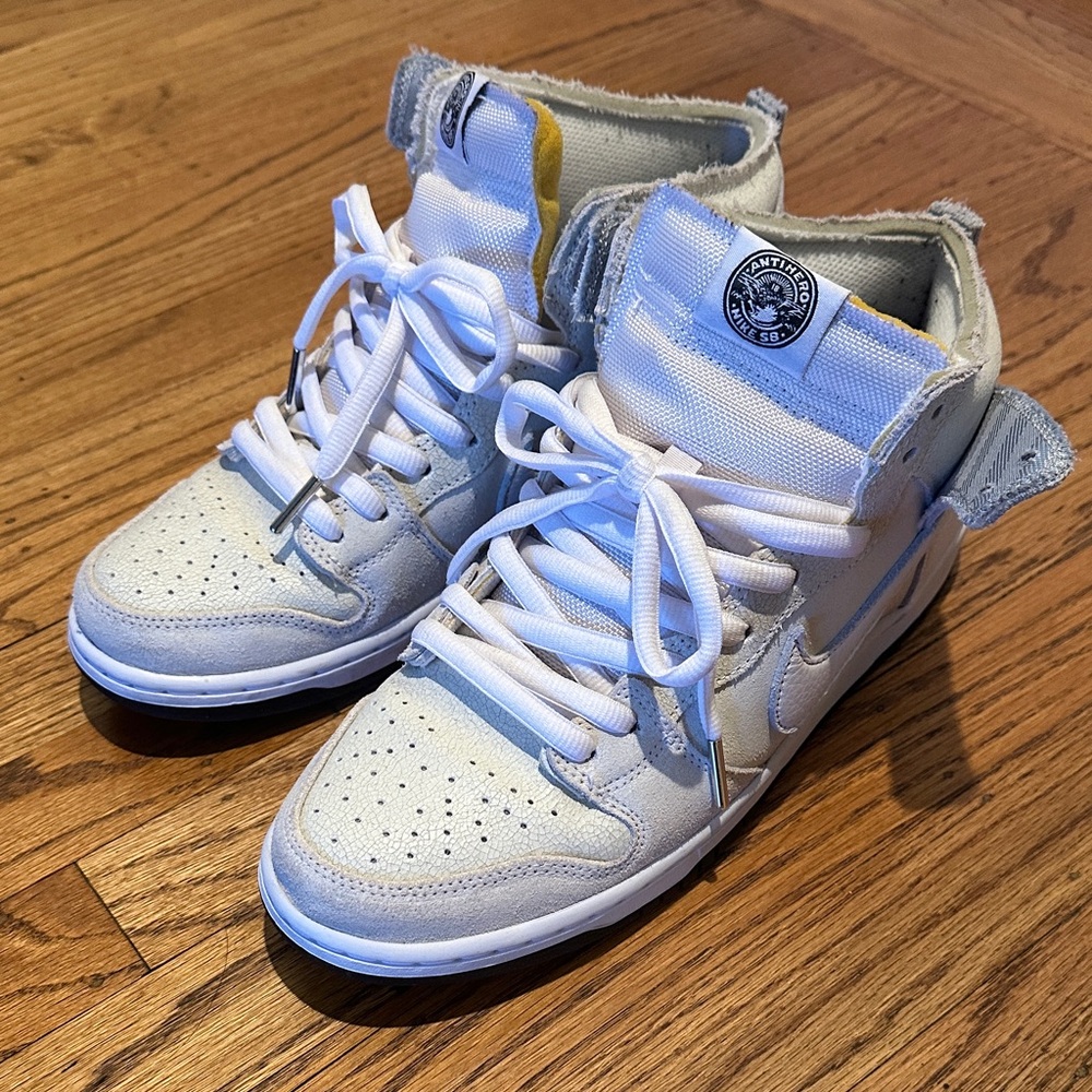 Nike sb x Anti Hero Skateboards Wolf Grey Dunks